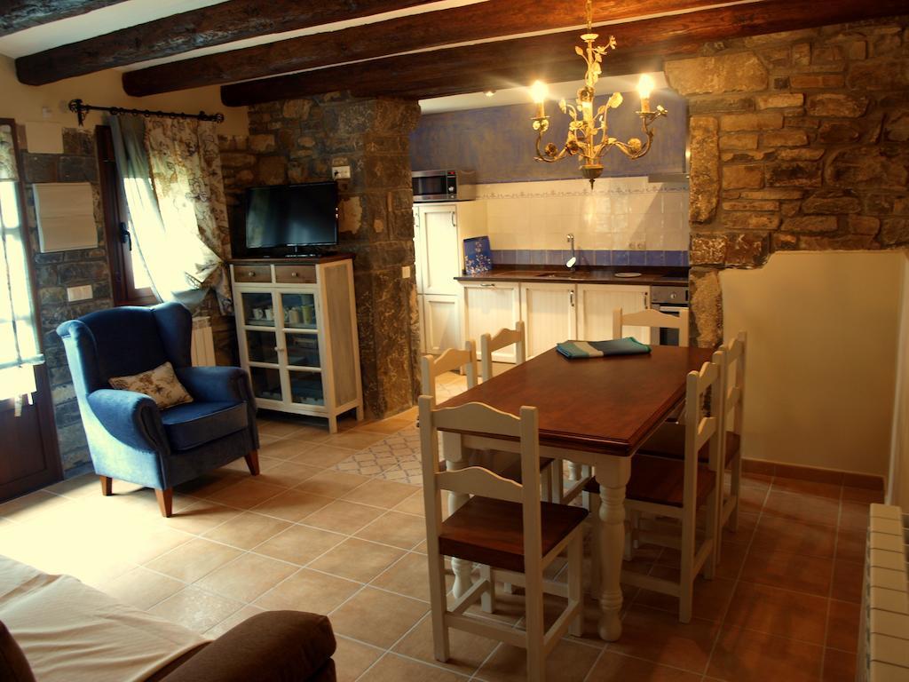 Apartamentos Casa Gallan Sarvisé Cameră foto